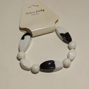 New Black & White Plastic Bead Elastic Stretch Bracelet Fashion Jewelry